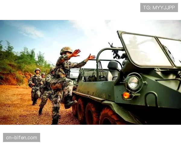 边路转移战术成破局关键 传统强队针对扩军调整阵型